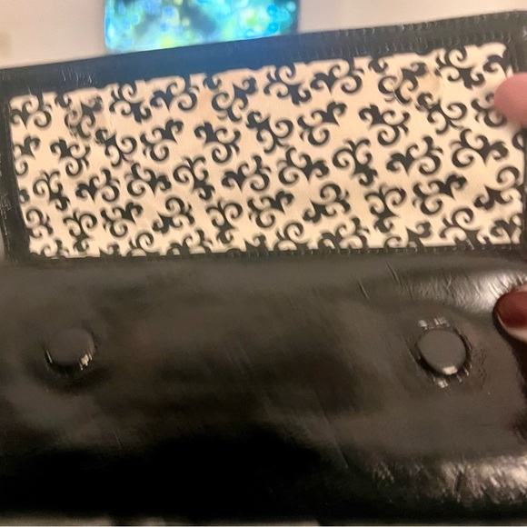 Patent Leather HOBO Wallet - Picture 4 of 10